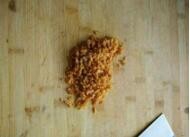 韮菜馅饼的面如何做?