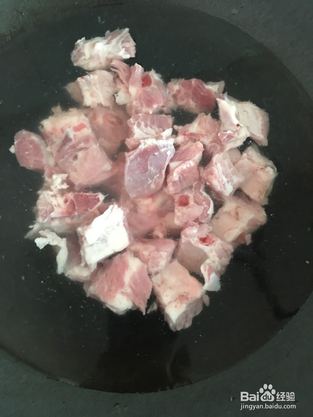 玉米胡萝卜排骨汤的家庭做法