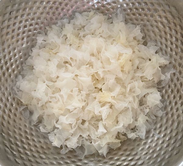 一款健康甜品—银耳红枣羹