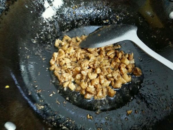 荞麦面荷叶夹饼配豆角肉丁