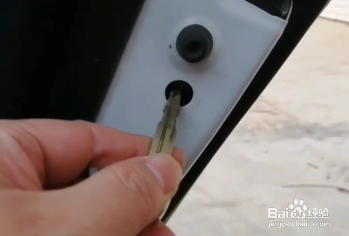 奥迪a4l儿童锁怎么开启