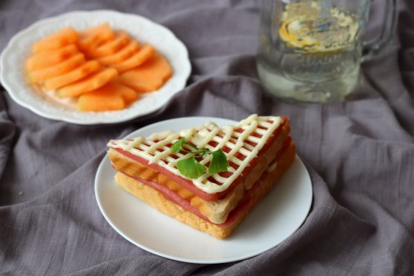 番茄鸡蛋三明治