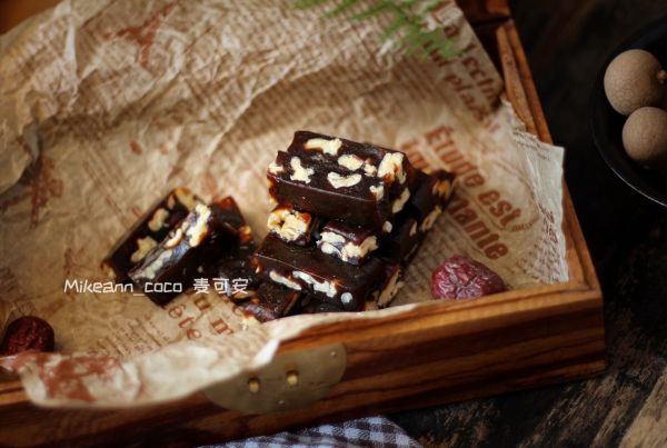 桂圆红枣核桃糕
