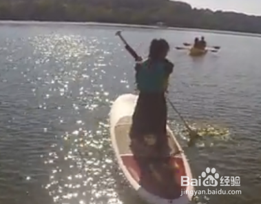 单人皮划艇怎么控制方向