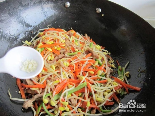 豆芽炒肉丝的做法