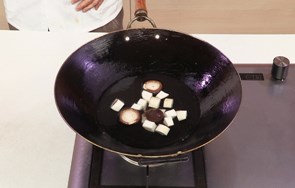 美味可口的杏鲍菇炒菜心