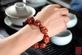 小叶紫檀五行属什么（小叶紫檀五行之说）