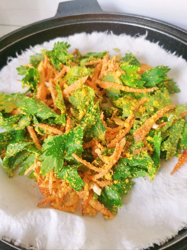 蒸胡萝卜芹菜叶