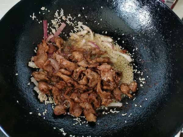 黑椒牛肉炒香菜