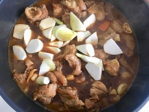 食补佳品三白（茭白白菜白萝卜）炖羊肉的做法