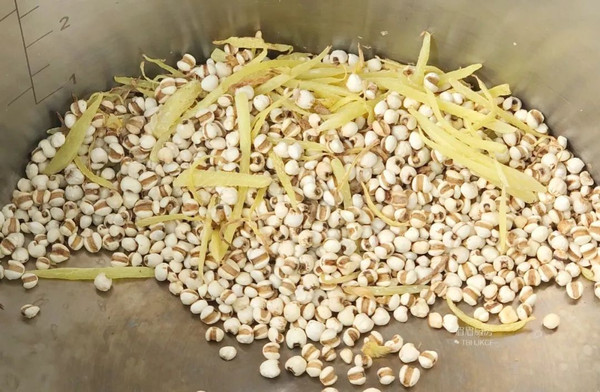 姜丝冬瓜薏米汤