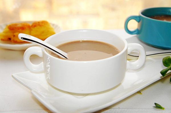 早餐来一碗红枣杂粮羹