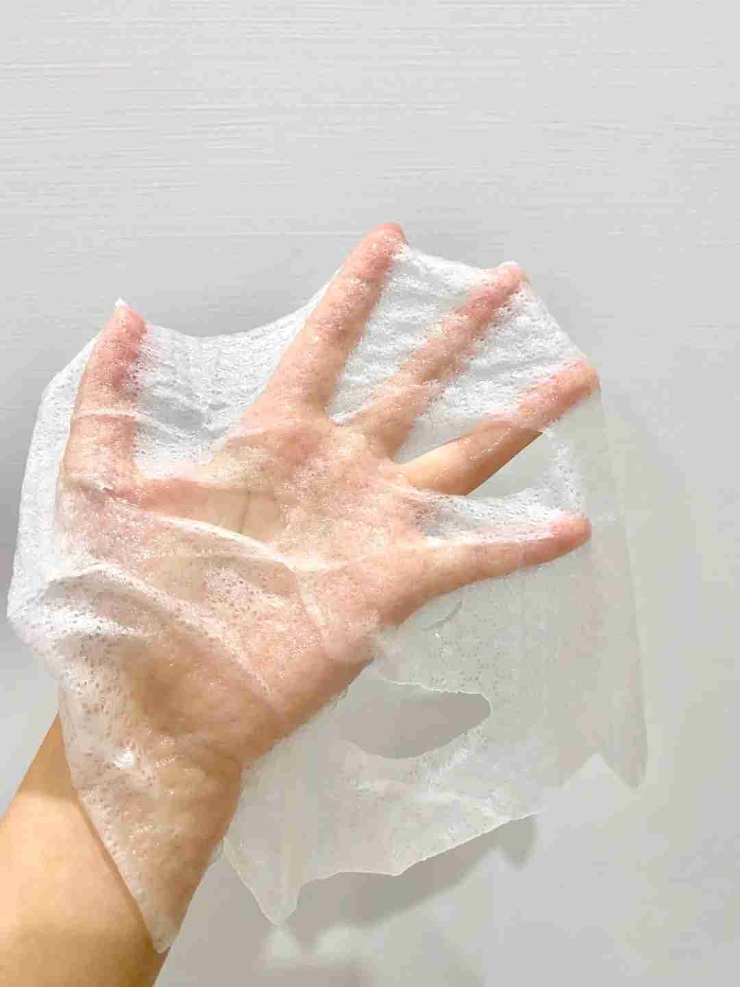 深夜熬夜党的救星，精华液超多的面膜，用完皮肤像喝了水