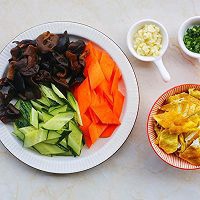 素菜拼炒木耳黄瓜炒鸡蛋