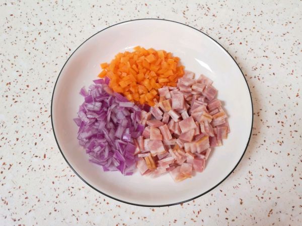 牛排培根肉双拼披萨