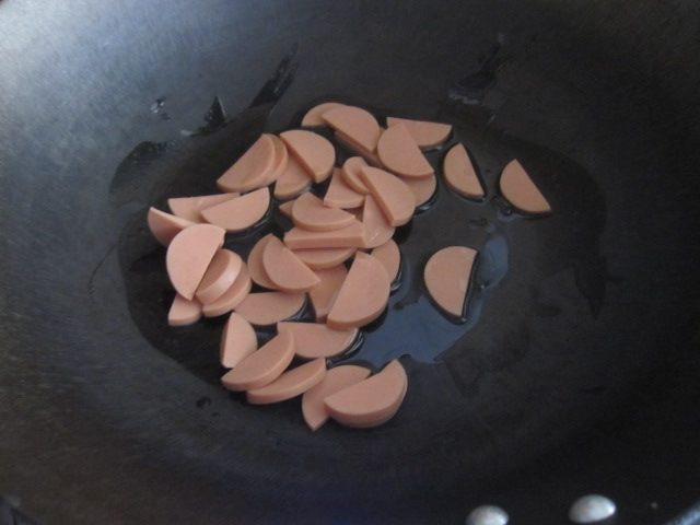 美味的火腿肠炒西葫芦的做法，你还不心动吗？