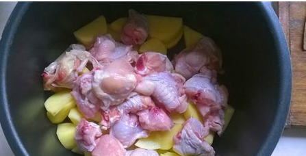 土豆炖鸡的吃法