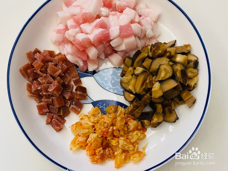 土豪版黑白糯米酿油豆腐的做法