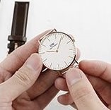 怎么更换DW的表带