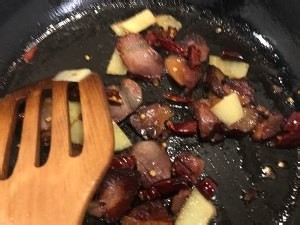教你怎么做芦蒿炒腊肉湖南家常菜必吃