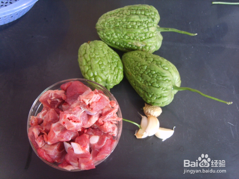 怎样做排骨焖苦瓜