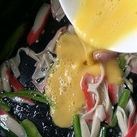 如何制作美味的蟹棒滑蛋