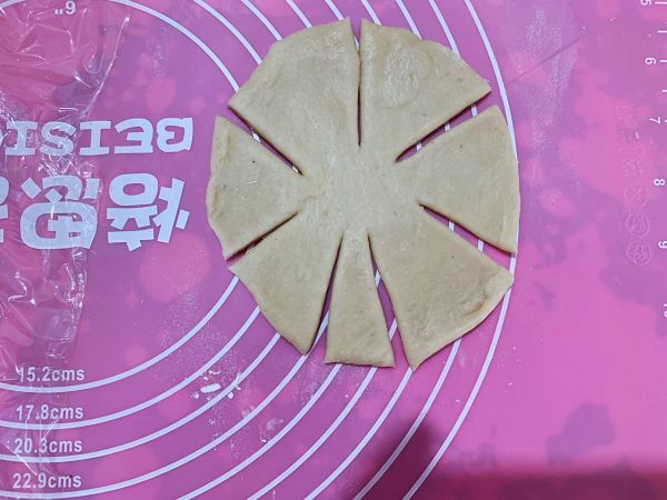 奶香浓郁蝴蝶结面包