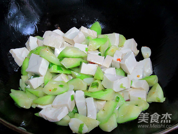 丝瓜炖豆腐的做法