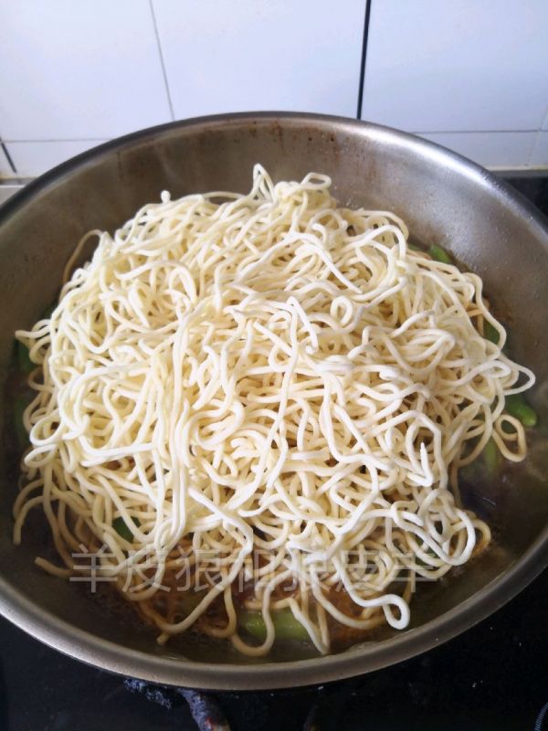 黑椒肉丸扁豆焖面