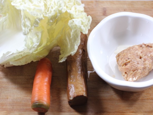 蒸白菜包的做法，妈妈们快收快收！