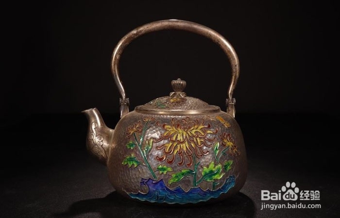 银器中的花卉纹大茶壶如何欣赏
