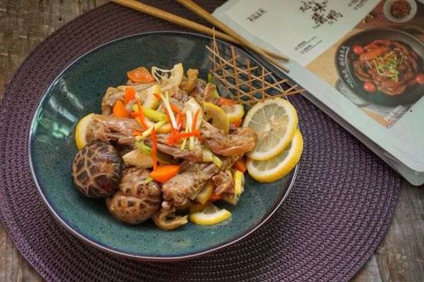 柠檬对味酱鸭#食光社干锅鸭#