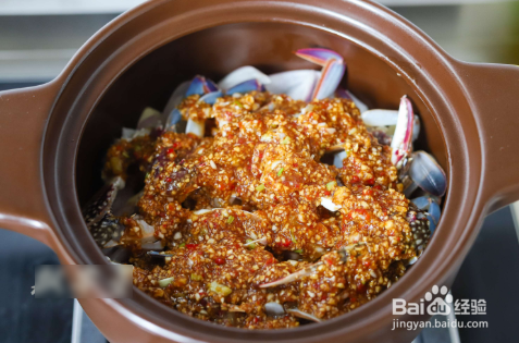 砂锅焗梭子蟹的做法