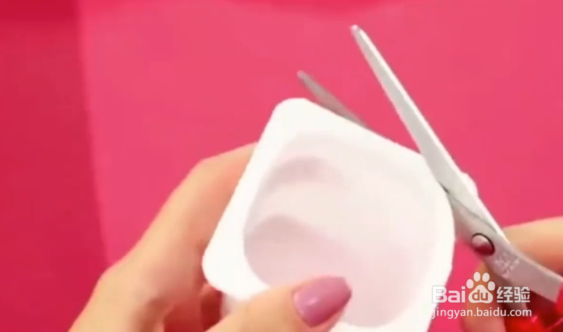 如何给芭比娃娃做家具