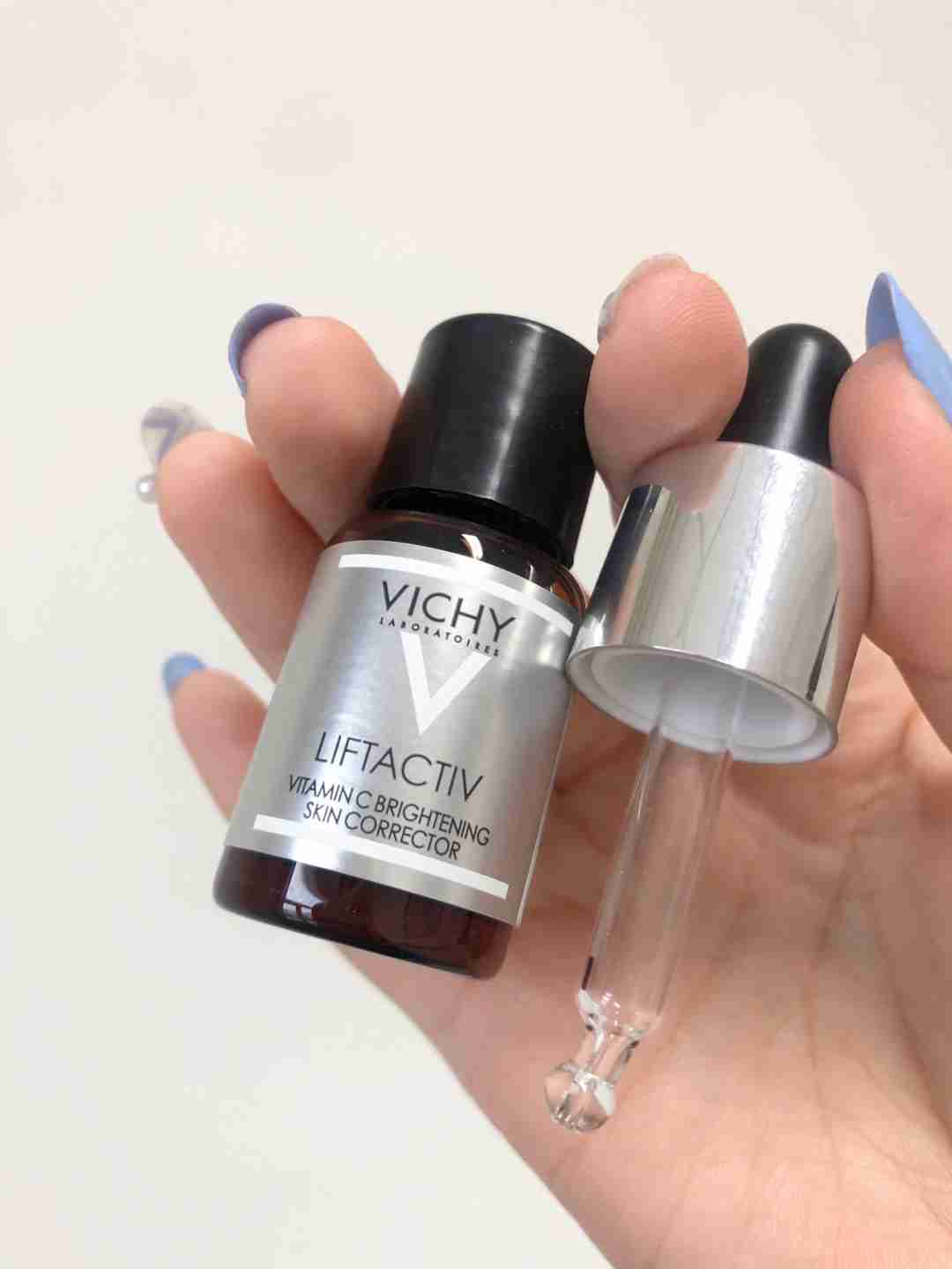 熬夜脸的克星——薇姿维C精华