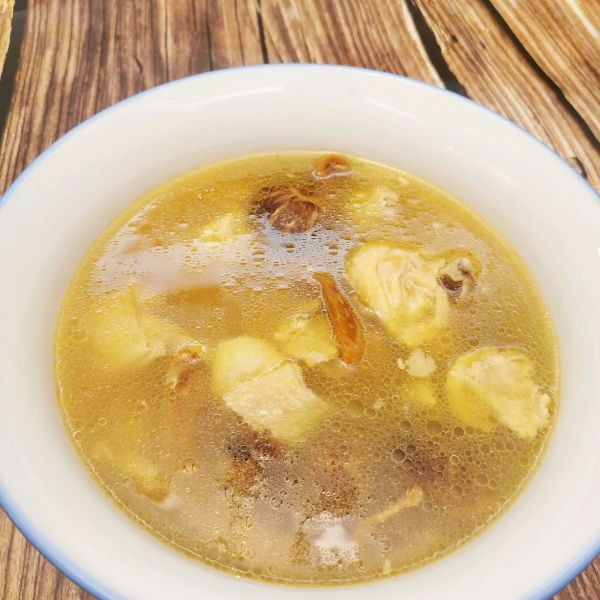 香菇墨鱼土鸡汤