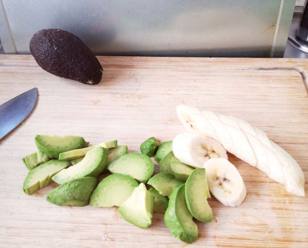 鳄梨香蕉奶油奶昔