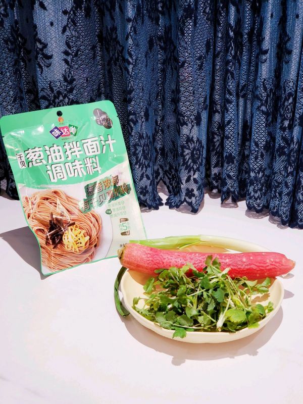 凉拌葱油胡萝卜丝