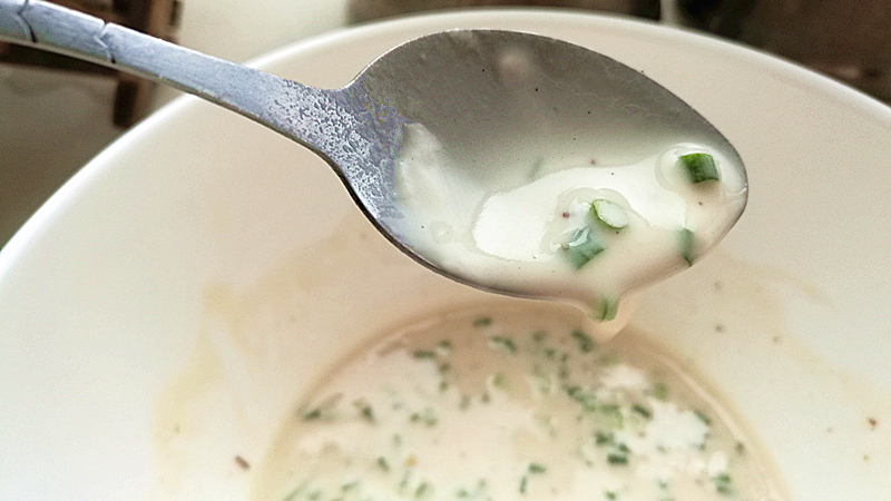 这种做法的肉松葱油饼，很好吃值得去学！