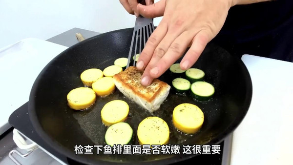香煎加拿大大比目鱼排