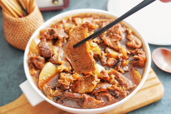 蒸汽锅白萝卜牛巴脑