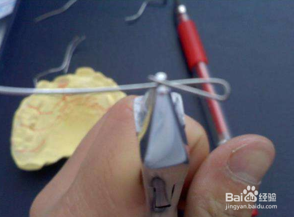 穿线管内钢丝断了，如何自己在家里穿线孔穿线