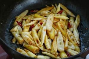 笋子炒肉的做法