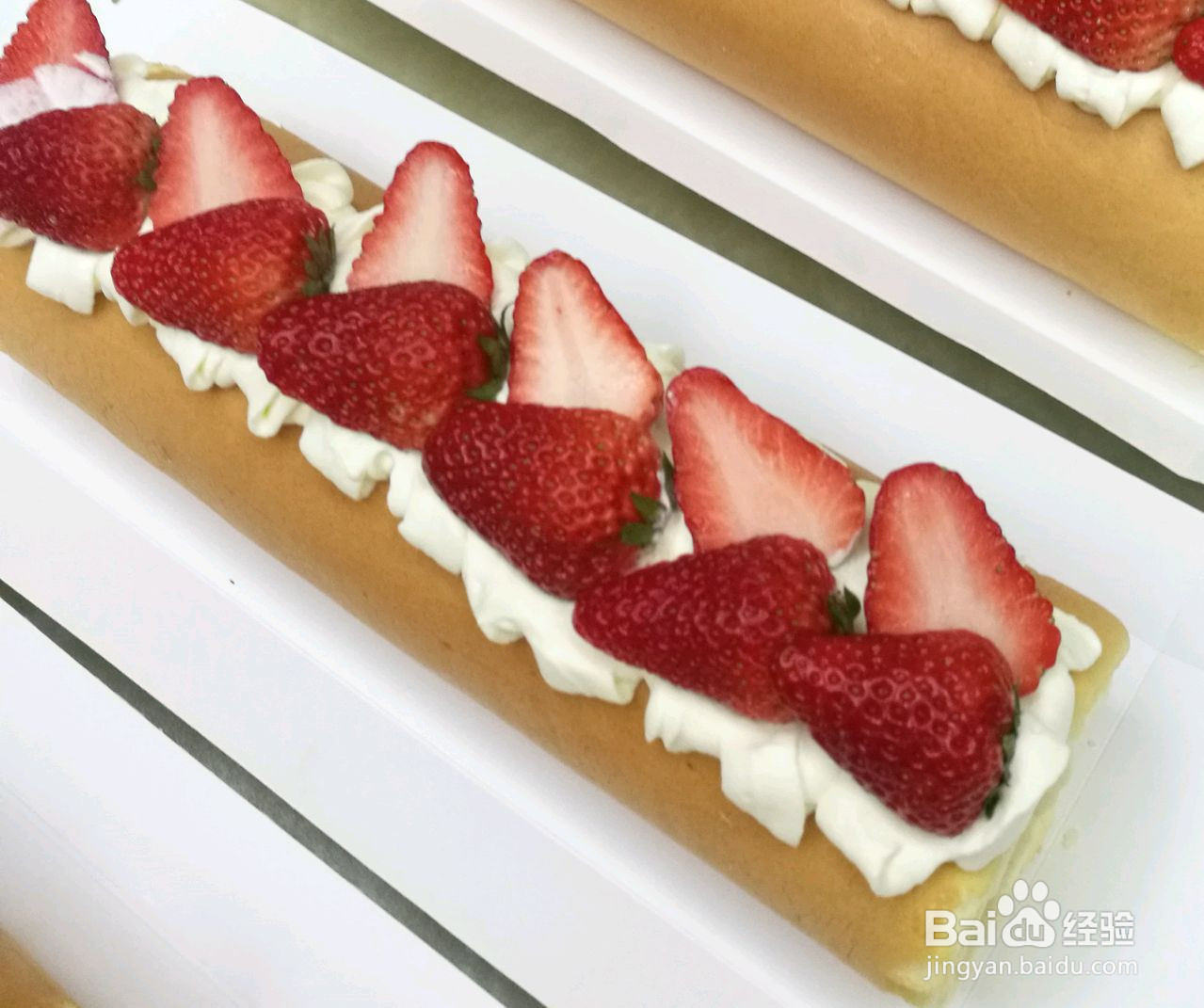 草莓蛋糕卷的做法