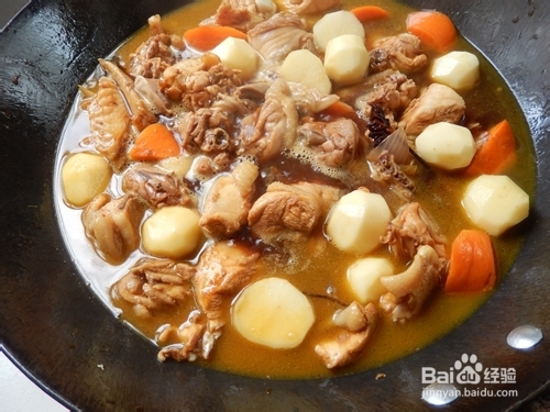 如何做美味炖菜:土豆炖鸡块