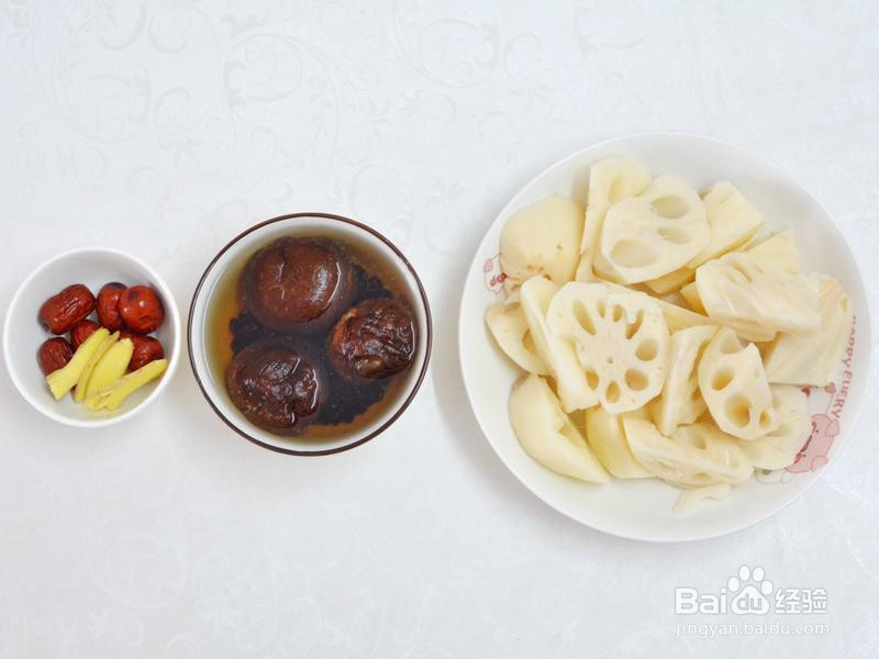 莲藕黑豆炖鸡汤的做法