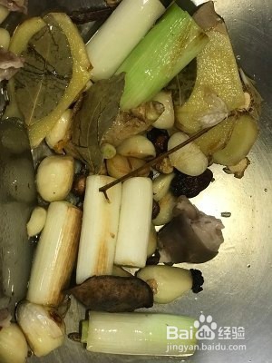 如何做出好吃的羊腩煲