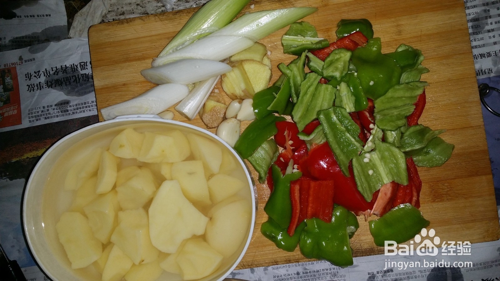 鸡腿炖土豆做法