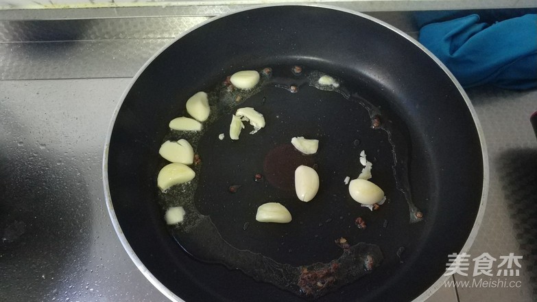 蒜香砂锅干锅虾