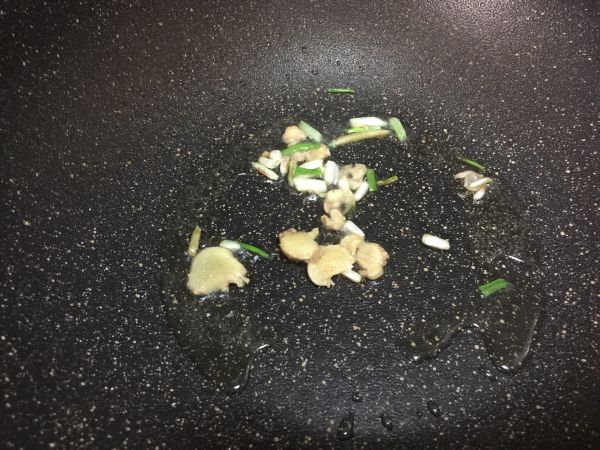 杂蔬肉沫鸡蛋面